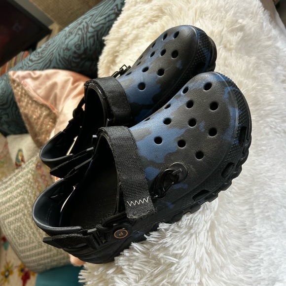 Posty crocs!! Slightly used! Priced to sell - Picture 2 of 3